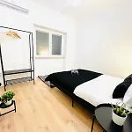 Rooms, Ideal Location For Tourists Хостел