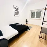 Rooms, Ideal Location For Tourists Хостел Лиссабон