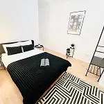 Rooms, Ideal Location For Tourists