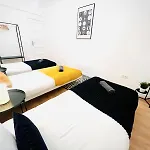 Хостел Rooms, Ideal Location For Tourists Лиссабон