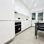 Хостел Rooms, Ideal Location For Tourists