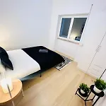 Rooms, Ideal Location For Tourists Лиссабон