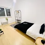 Хостел Rooms, Ideal Location For Tourists Лиссабон