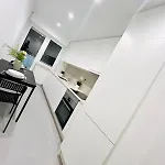 Хостел Rooms, Ideal Location For Tourists