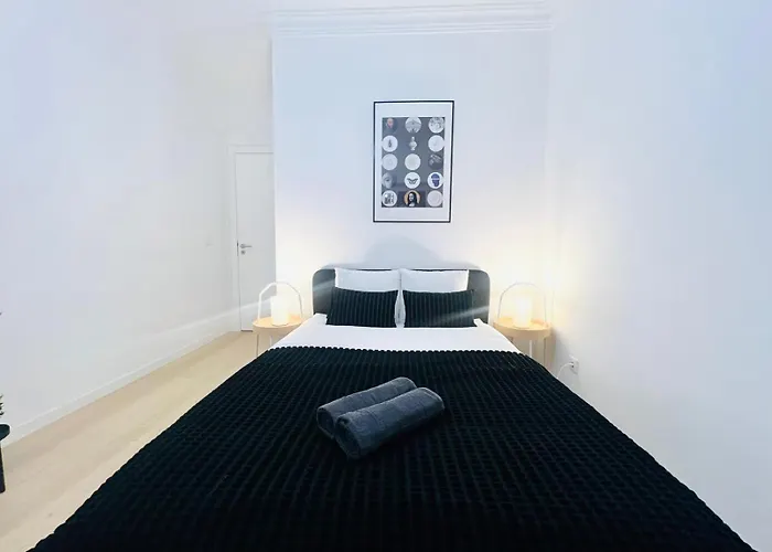 Rooms, Ideal Location For Tourists *
