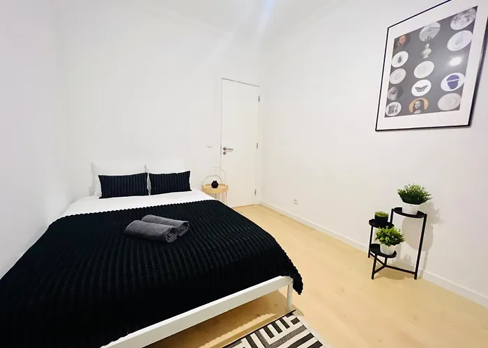 Rooms, Ideal Location For Tourists