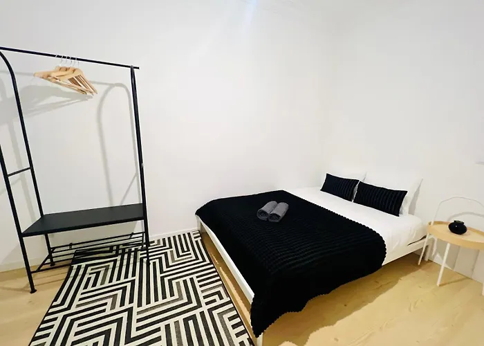 Rooms, Ideal Location For Tourists