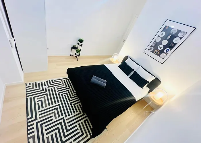 Rooms, Ideal Location For Tourists 旅馆 *