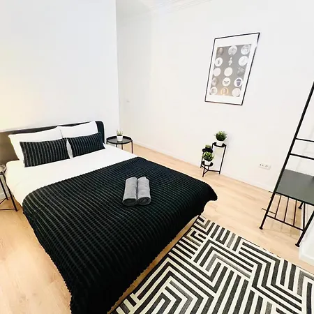 Rooms, Location For Tourists