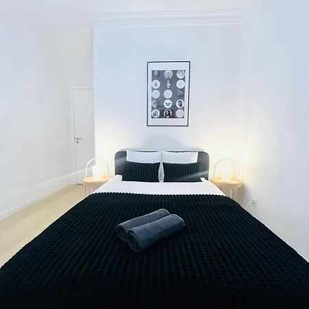 Rooms, Location For Tourists *
