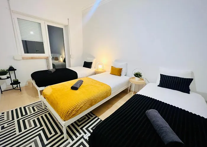 Rooms, Ideal Location For Tourists * Lisbon