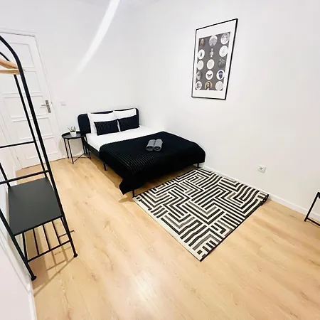 Rooms, Ideal Location For Tourists *