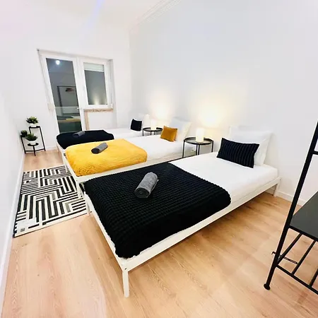 Hostel Rooms, Ideal Location For Tourists