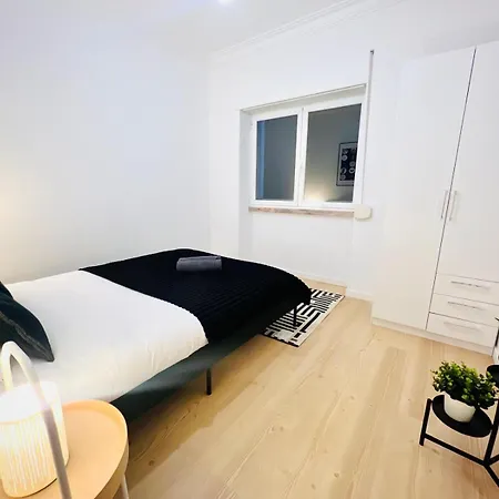 Rooms, Ideal Location For Tourists * Lisbon