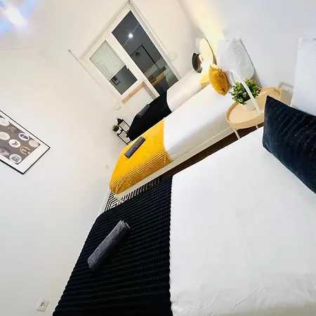 Hostel Rooms, Ideal Location For Tourists