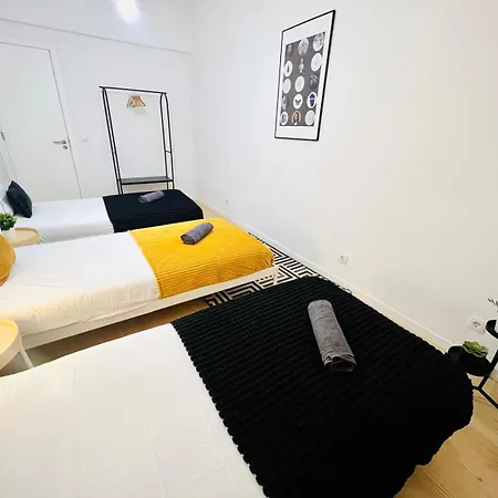 Hostel Rooms, Ideal Location For Tourists *