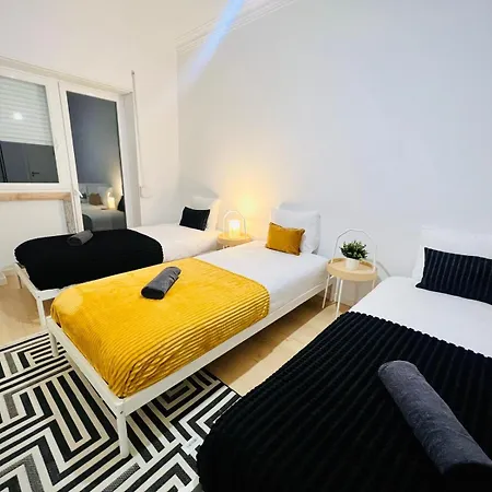 Rooms, Ideal Location For Tourists * Lisbon